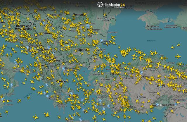 FlightRadar24 uçak takip sisteminden anlık bir görüntü