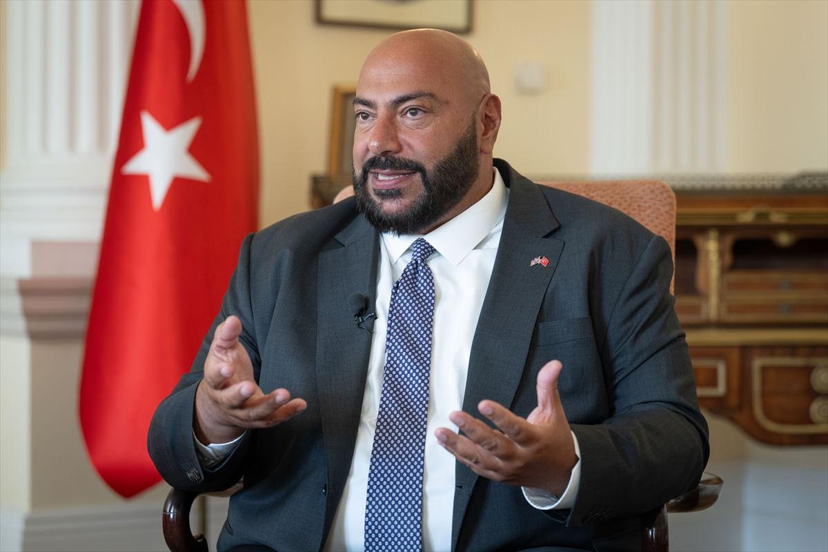 İngiltere'nin İstanbul Başkonsolosu Kenan Poleo