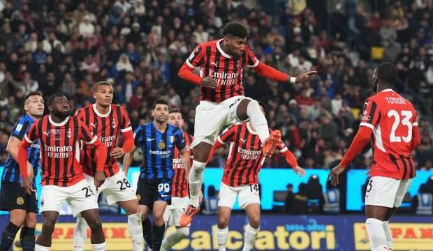 Yıldız futbolcudan Beşiktaş itirafı: Uçak bileti bile alınmıştı