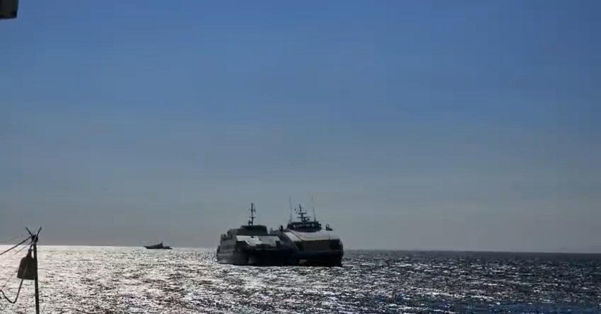Deniz otobüsünün yan yatması sonrası, yolcular iskeleye tahliye edildi.