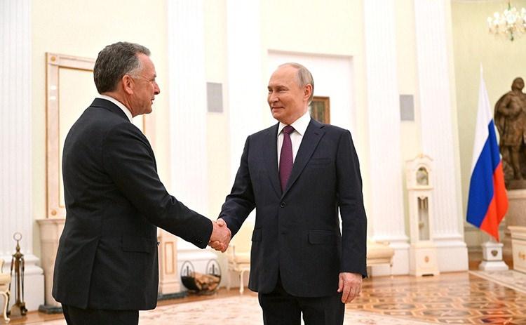 Rusya Devlet Başkanı Vladimir Putin veRusya Devlet Başkanı Vladimir Putin, ABD Başkanı Donald Trump'ın Orta Doğu Özel Temsilcisi Steve Witkoff ile Steve Witkoff 