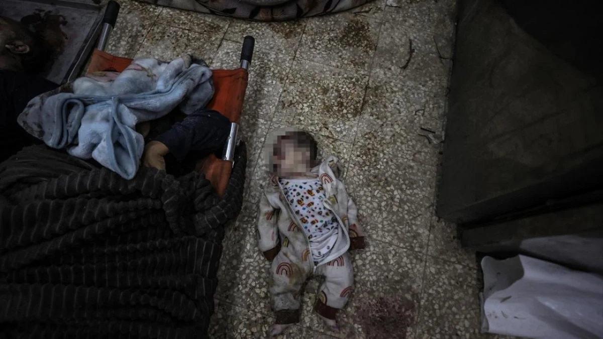 Gazze'de İsrail saldırısında katledilen bir bebek