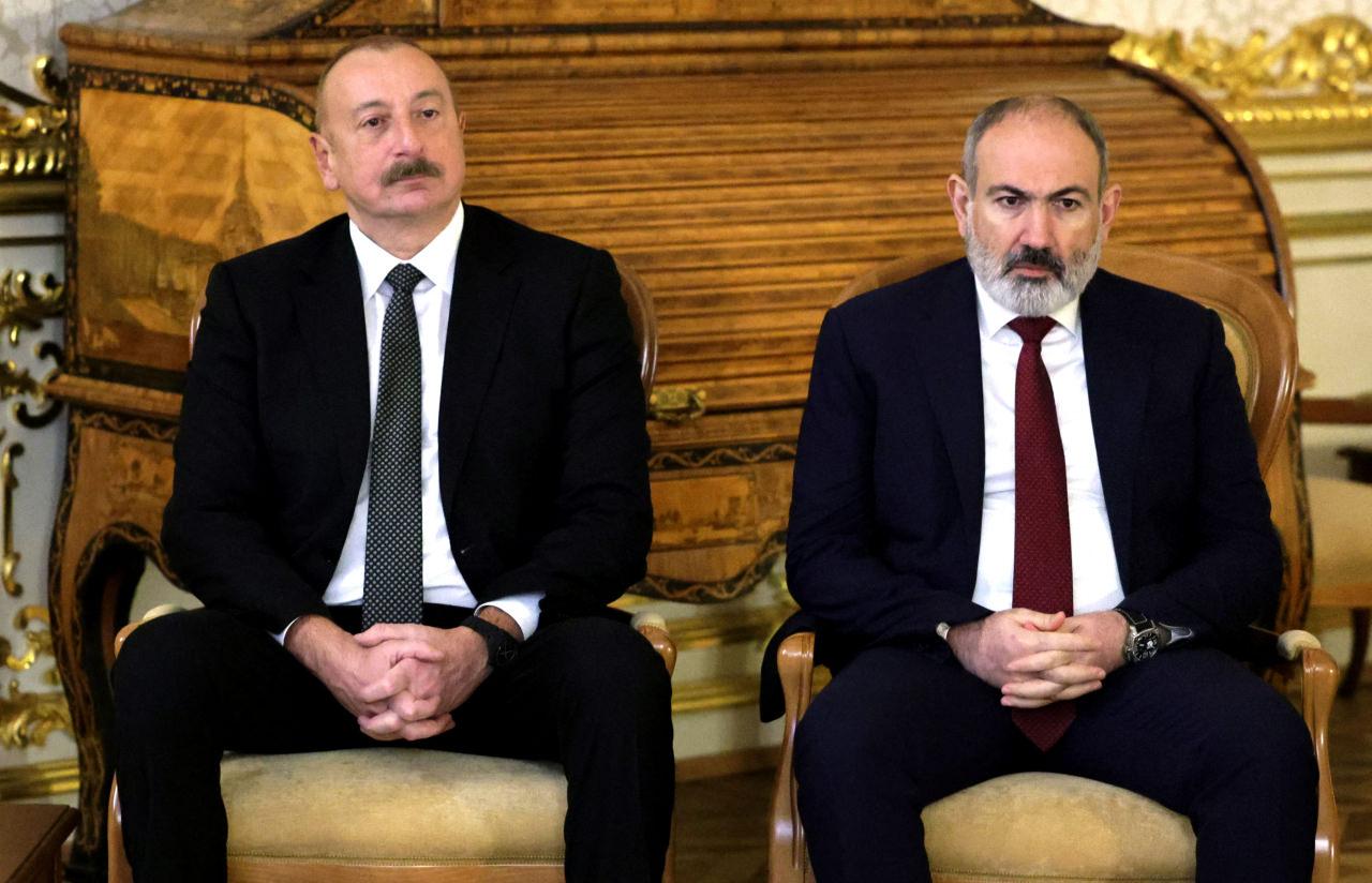 İlham Aliyev ve Nikol Paşinyan