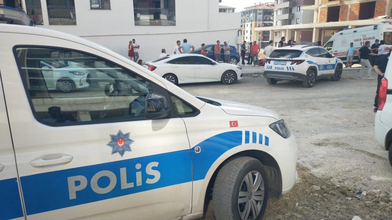 Olay yerine çok sayıda ekip sevk edildi. 