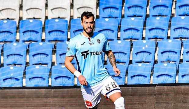 'S&uuml;per Lig' kadrosuna bir ekleme daha! Başakşehir'den 1. Lig'e gitti