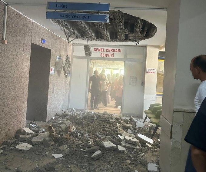 Tavan çöktü, bir kat kapatıldı. 