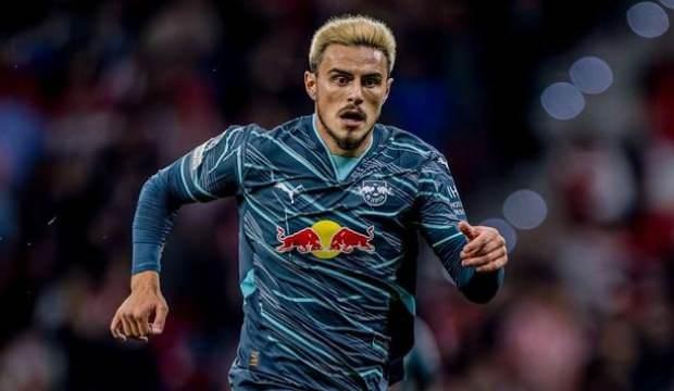 Fenerbah&ccedil;eli eski yıldız, Beşiktaş'ın 5 milyon euroluk maaş teklifini geri &ccedil;evirdi