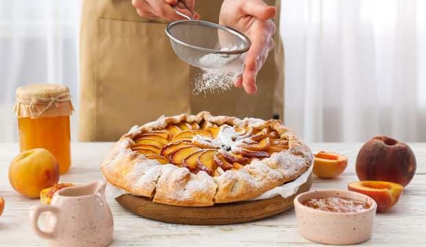 İnce hamur, bol meyve: Şeftalili Galette