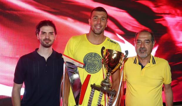 Tahkim Kurulu'ndan karar! 2023'teki kupa Galatasaray'dan alındı Fenerbahçe'ye verildi