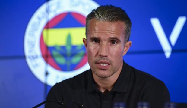 Van Persie ma&ccedil; sonu k&ouml;p&uuml;rd&uuml;: Fenerbah&ccedil;e fırsat&ccedil;ılık yaptı