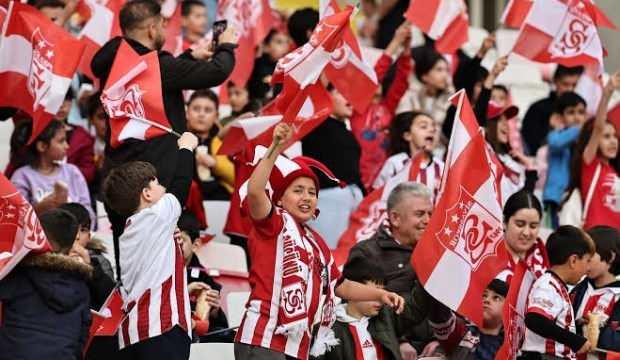 VIP biletleri 200 TL'den ucuz: Eski S&uuml;per Lig ekipleri sahada
