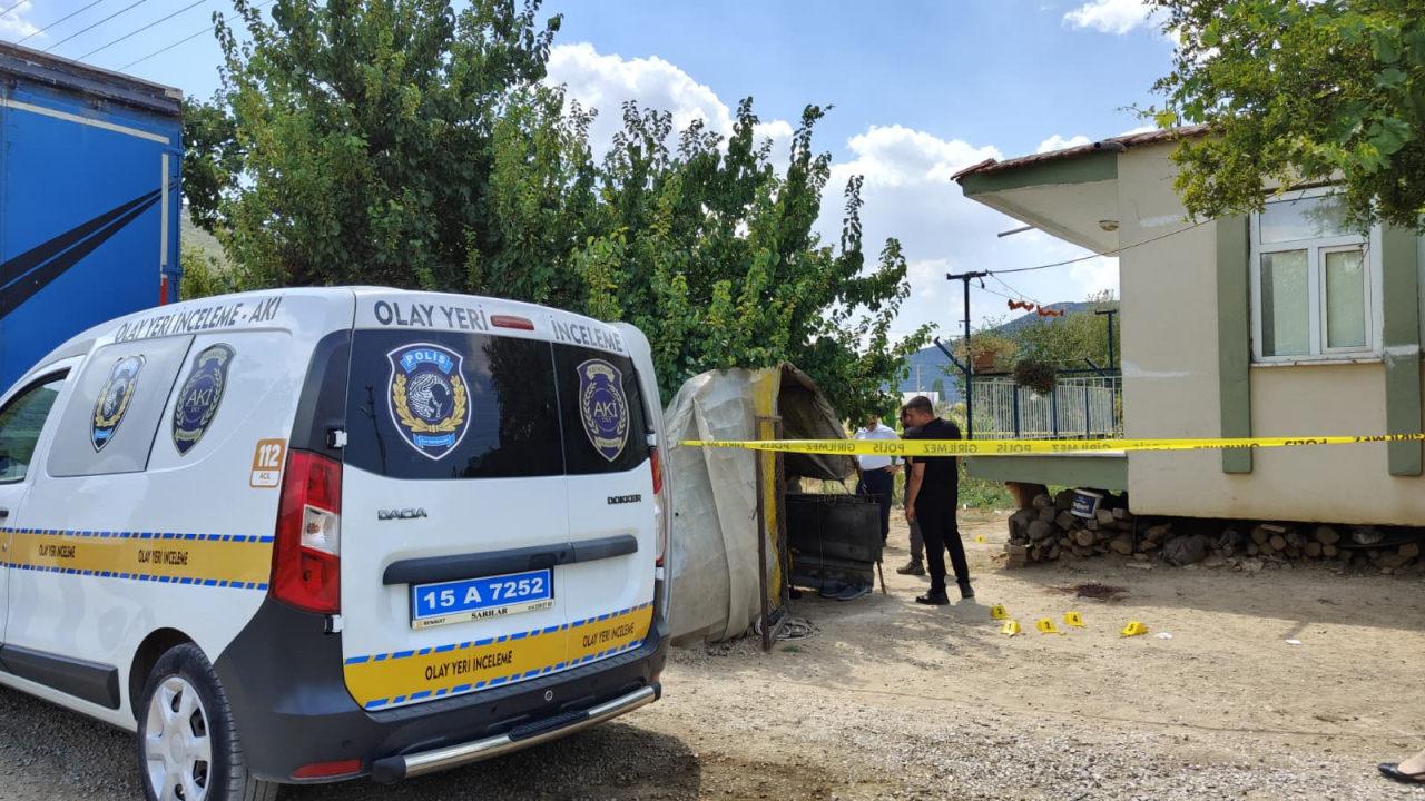 Olay yerine çok sayıda ekip sevk edildi.