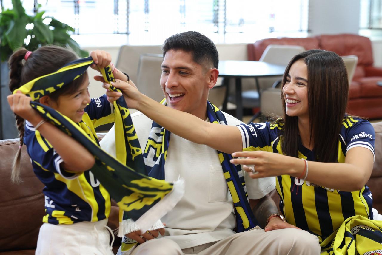 Edson Alvarez ailesiyle birlikte İstanbul'da