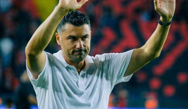 Burak Yılmaz 'özel oyuncu' diyerek duyurdu: 'Gizli yürütüyoruz'