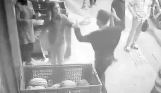 Eski kız arkadaşını markette dövdü, ayırmak isteyen bir kişiyi de bıçakladı