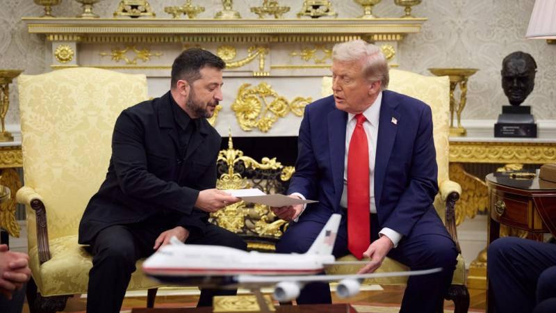  Ukrayna Devlet Başkanı Volodimir Zelenskiy ve ABD Başkanı Donald Trump