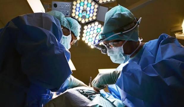 ‘Hafta sonu ameliyat’ kararı rahatsız etti: Dertleri hizmet değil ‘takoz’ olmak mı?