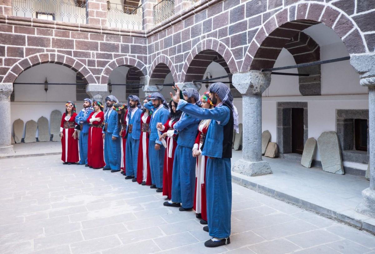 Her yaştan sanatseveri unutulmaz bir kültür yolculuğuna davet ediyor