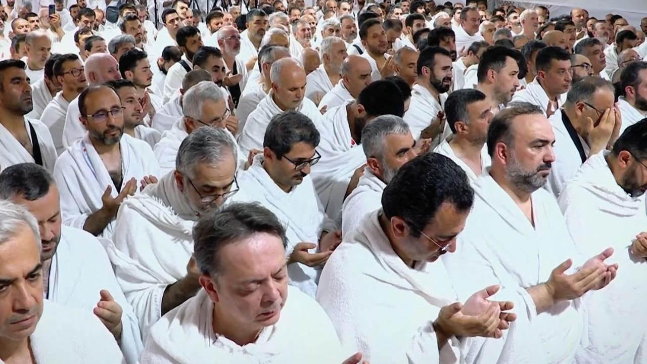 Ön kayı için, ilgili bankaların birine  950 TL yatırılması gerekmektedir.
