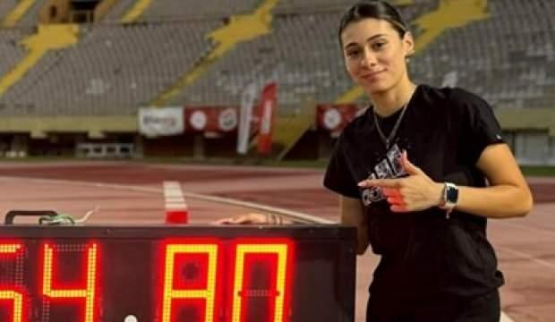Bakan Bak'tan d&uuml;nya rekortmeni sporcumuza tebrik