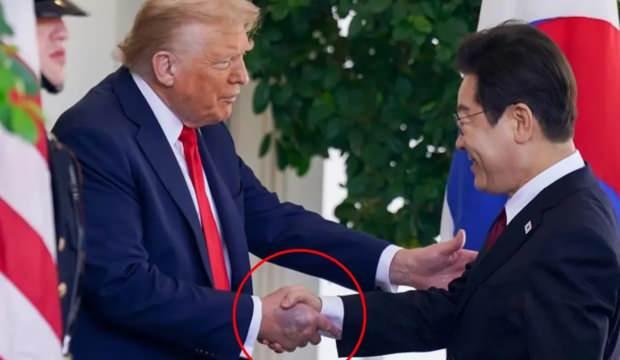 Dünya Trump'ın elindeki morluğu konuşuyor: Beyaz Saray'dan açıklama geldi!