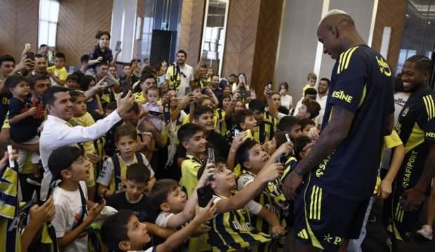 Fenerbahçeli futbolcular, Ankara'da çocuklarla buluştu