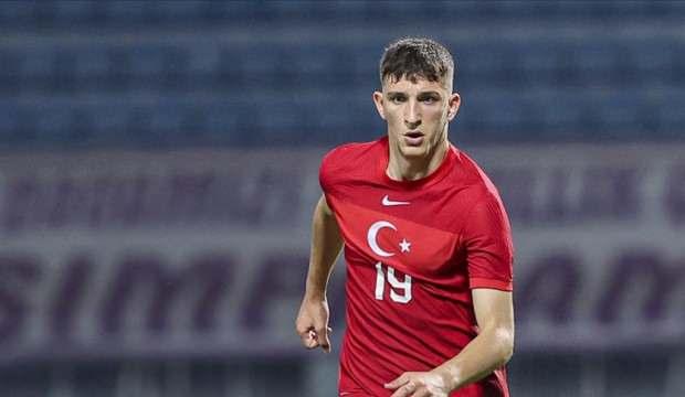 Galatasaray'la anılıyordu! Milli yıldızın yeni durağı a&ccedil;ıklandı