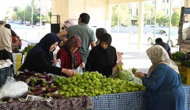 Konya halkı, "Yerli Ürün Pazarı" ile taze ürünlere doyuyor