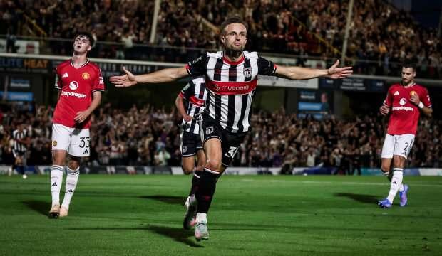 ManU'ya kupada şok! 4.lig takımına elendiler
