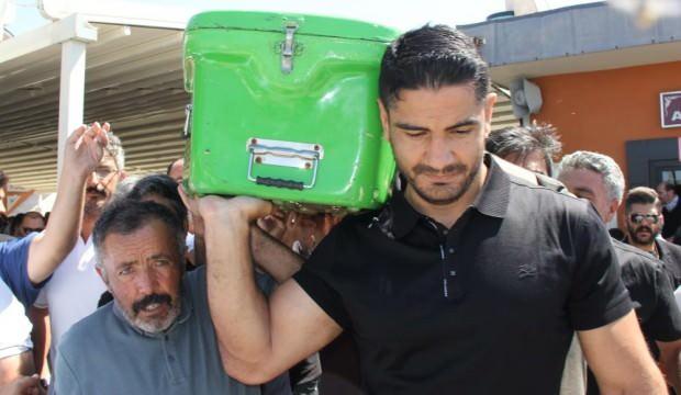 Taha Akgül’ün dedesi son yolculuğuna uğurlandı