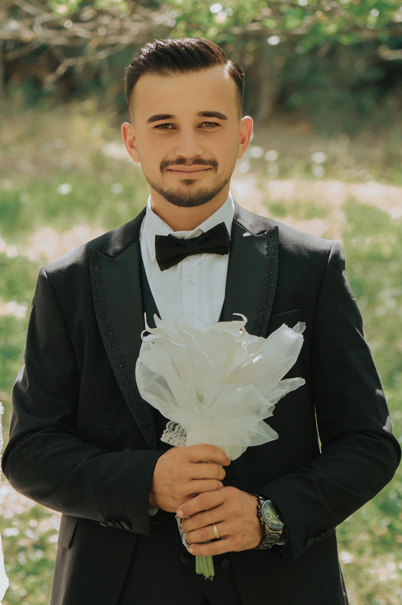 Ali K. (23)