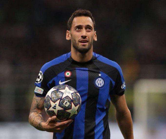 Hakan Çalhanoğlu Inter formasıyla