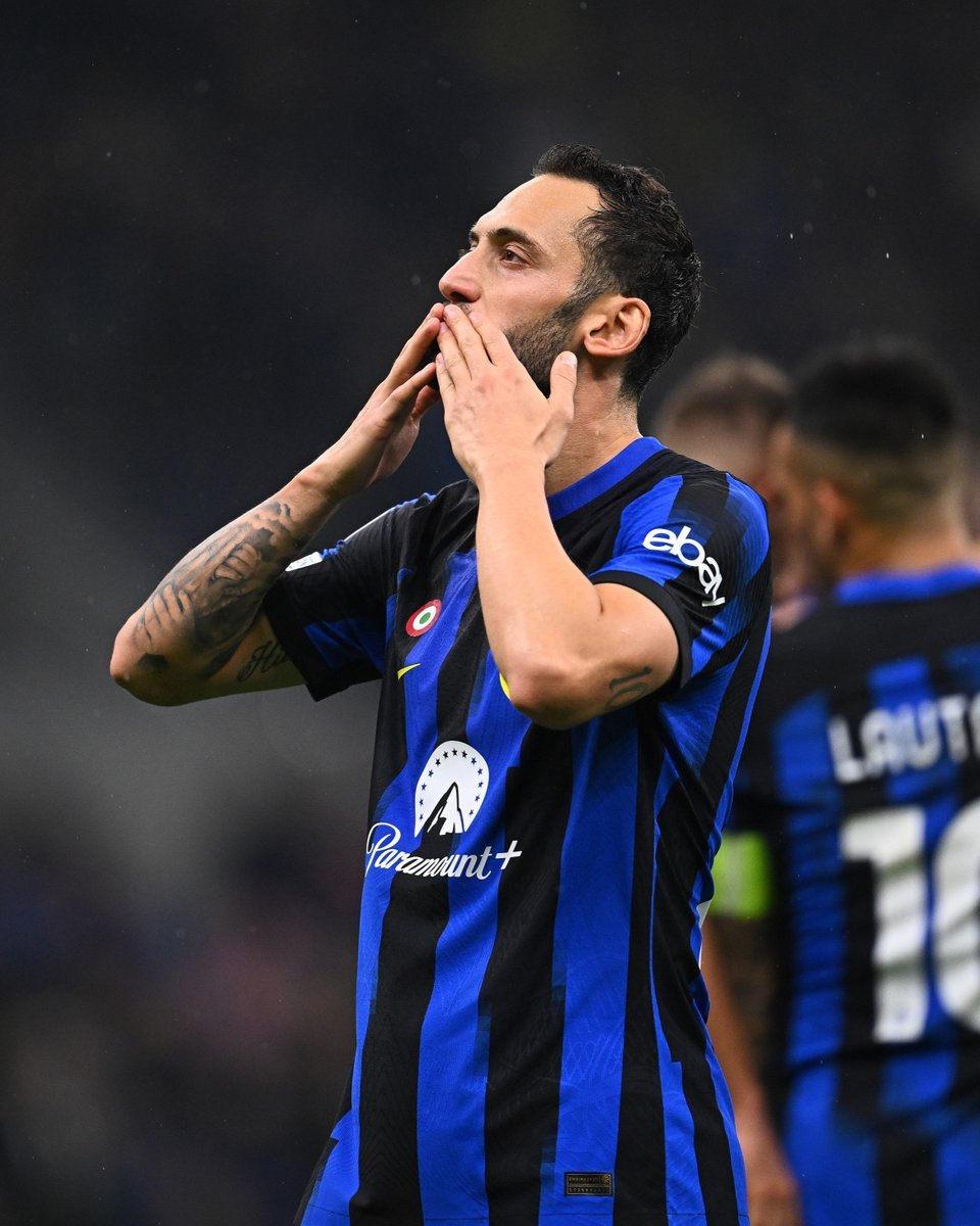 Inter'in yıldız futbolcusu Hakan Çalhanoğlu