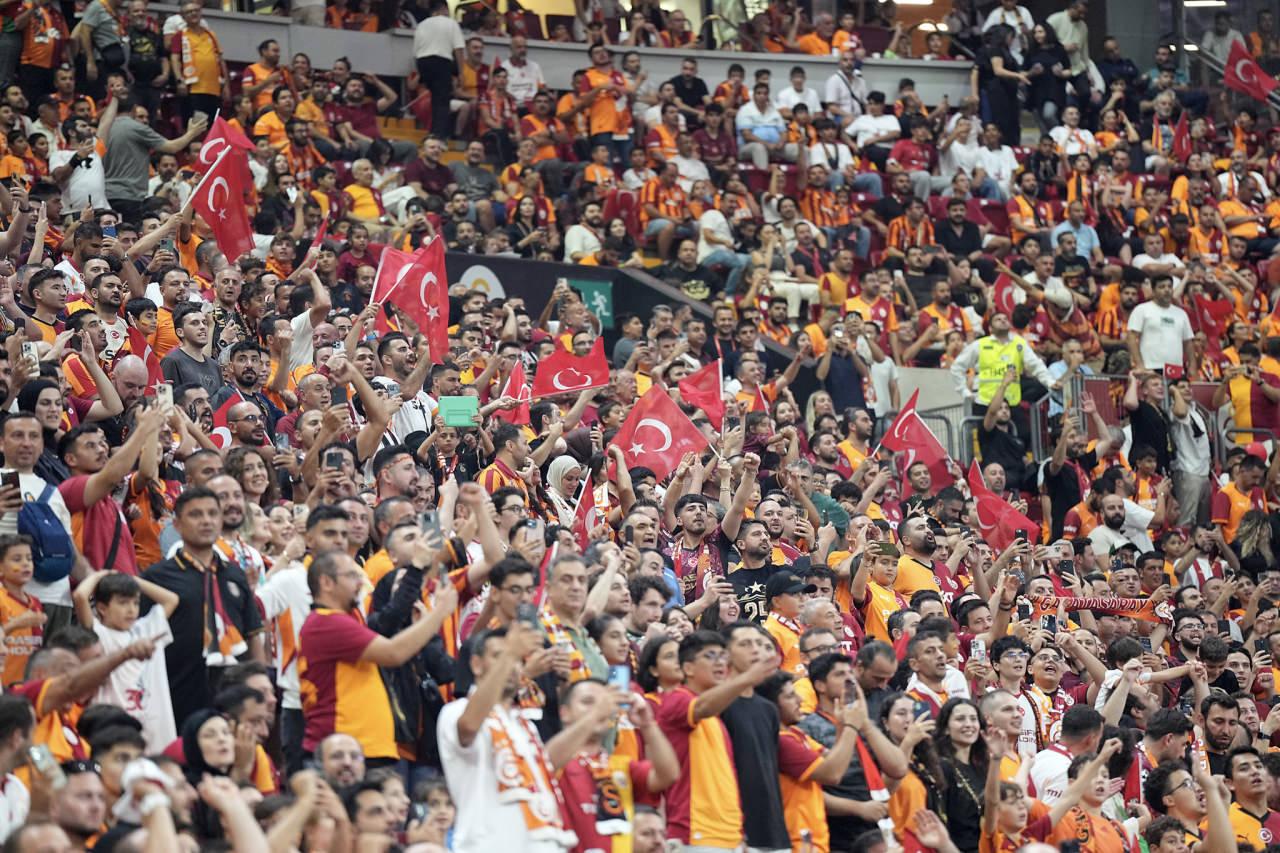 Galatasaraylı taraftarlar