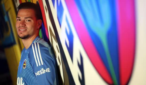 Ederson imzayı attı: 'Bu kulübü zirveye ulaştıracağız'