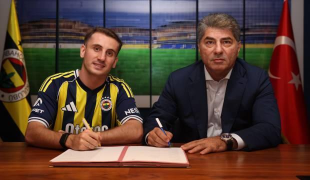 Kerem Aktürkoğlu imzayı attı: 'Şerefli kulüp' sözlerine açıklık getirdi