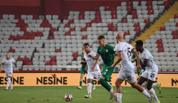 SGK'ya borcunu ödemeyen 1. Lig ekibi icralık oldu