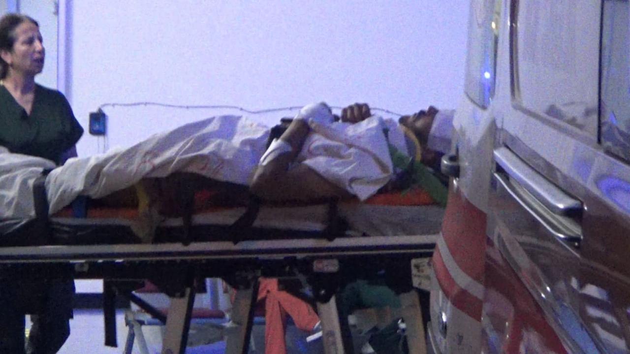 19 yaşındaki Hasan Karakuş hastaneye kaldırıldı. 
