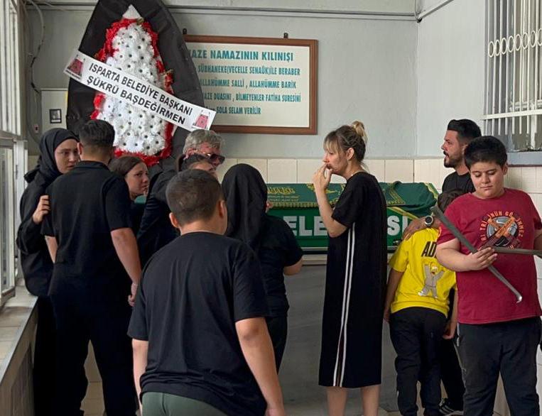  Buket Gülver'in (32) ölüm nedeninin kalp krizi olduğu tespit edildi. 