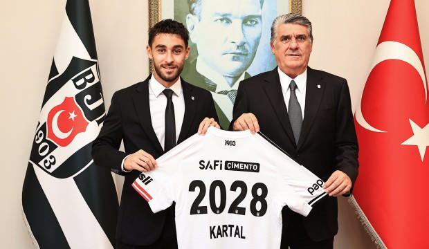 Beşiktaş iç transferde de boş durmuyor! Kartal Kayra Yılmaz'a yeni sözleşme
