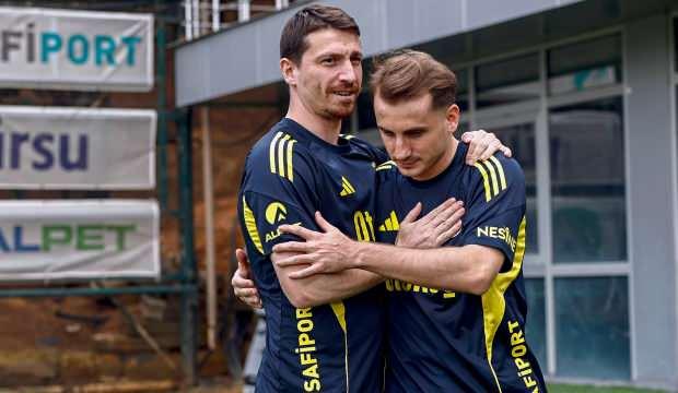 Fenerbahçe'de merakla beklenen buluşma gerçekleşti! Mert Hakan ve Kerem ne konuştu?