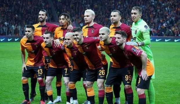 Galatasaray'da 4 kupa kazanmıştı! Süper Lig ekibine imza attı