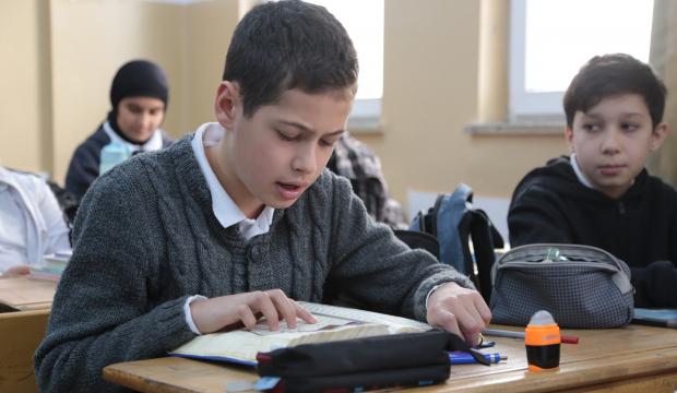 Kur’an-ı Kerim dersini seçen öğrencilere TDV’den anlamlı hediye