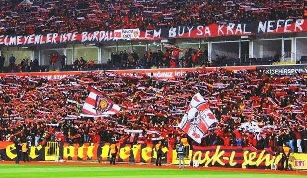 S&uuml;per Lig'in eski efsanesine olaylı ma&ccedil; sonrası 27 bin 500 TL ceza kesildi