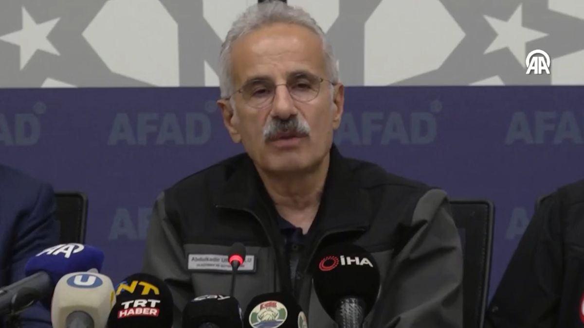 Bakan Uraloğlu Rize'de açıklamalarda bulundu. 