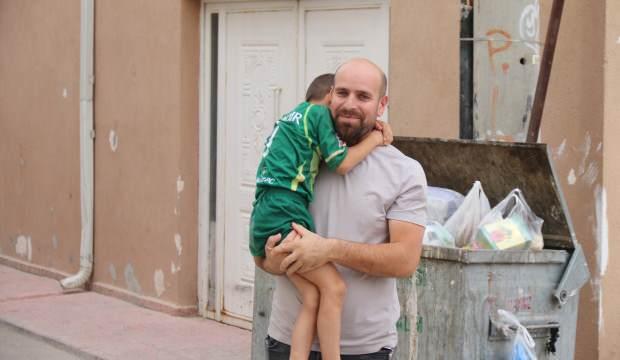 Eskişehir'de 6 yaşındaki çocuk altın dolu kutuyu sokağa attı! Bulan kadın...