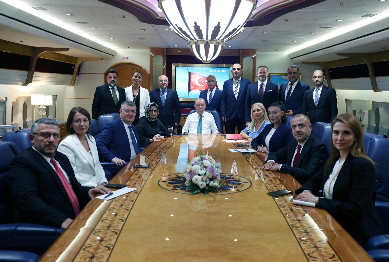 Cumhurbaşkanı Erdoğan, Katar ziyaretinin ardından gazetecilerin sorularını yanıtladı.