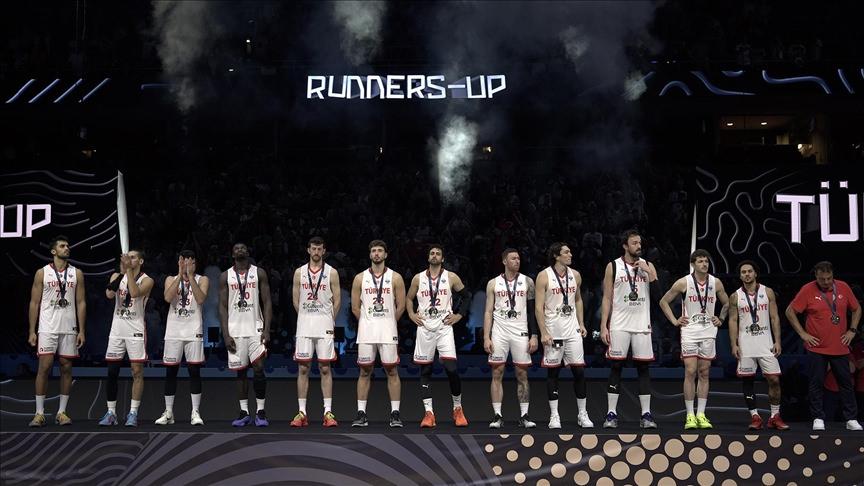 A Milli Basketbol Takımı, Avrupa ikincisi oldu