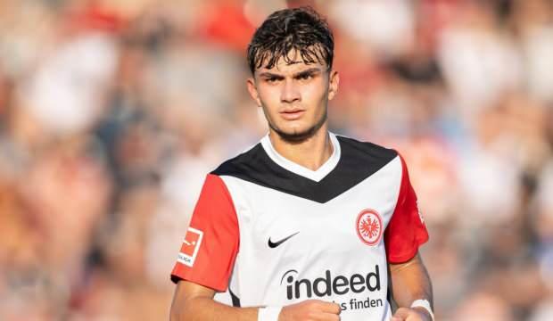 Eintracht Frankfurt, Can Uzun'un bonservisini belirledi: Tarihe geçecek