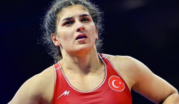 Milli g&uuml;reş&ccedil;imiz d&uuml;nya ikincisi! G&uuml;m&uuml;ş madalyayla d&ouml;n&uuml;yor
